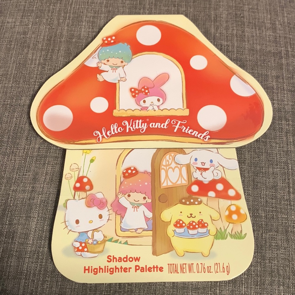 Sanrio Hello Kitty and Friends Shadow Highlighter palette